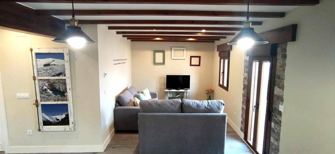 Apartamentos La Rosa Y El Pastor Guijo de Santa Bárbara Extérieur photo